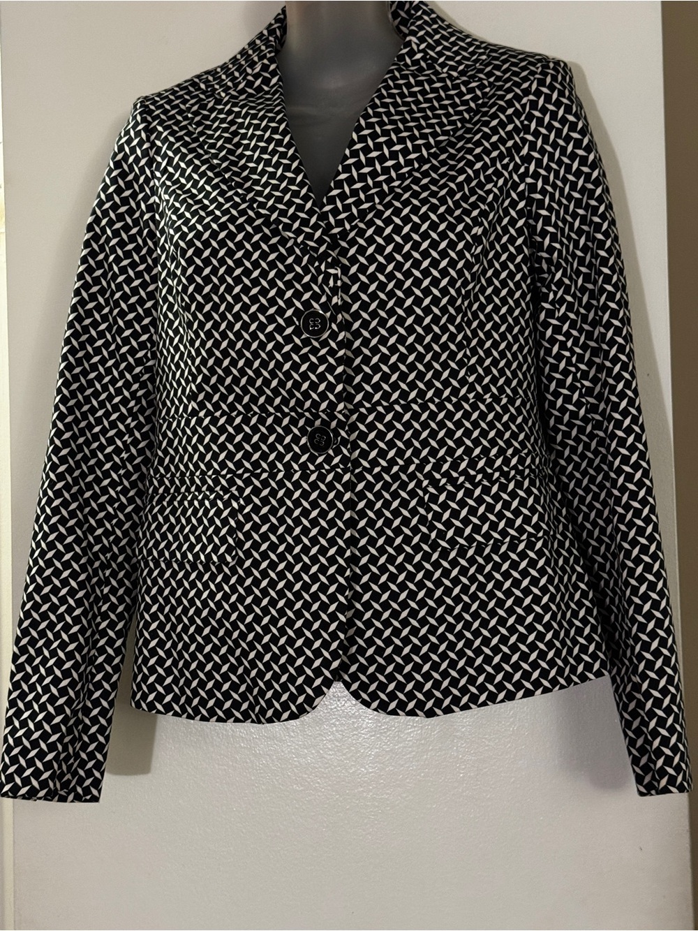 New York & Company Black and White Geometric Blazer
